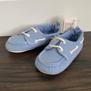 Baby Gap 12-18 month soft sole boys shoes. New with tags!